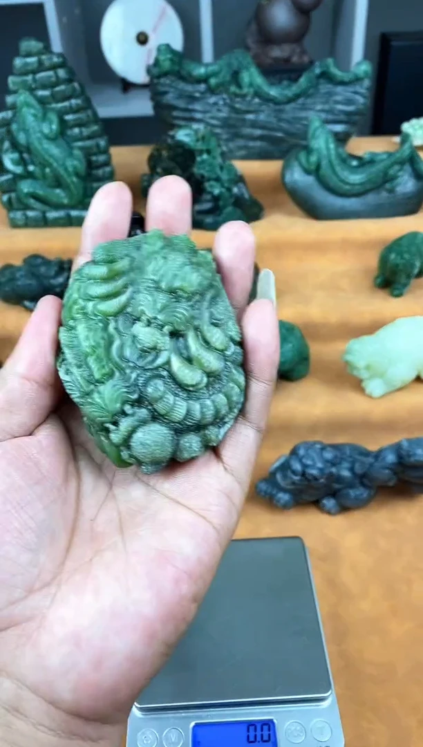 颈饰未镶嵌和田玉1