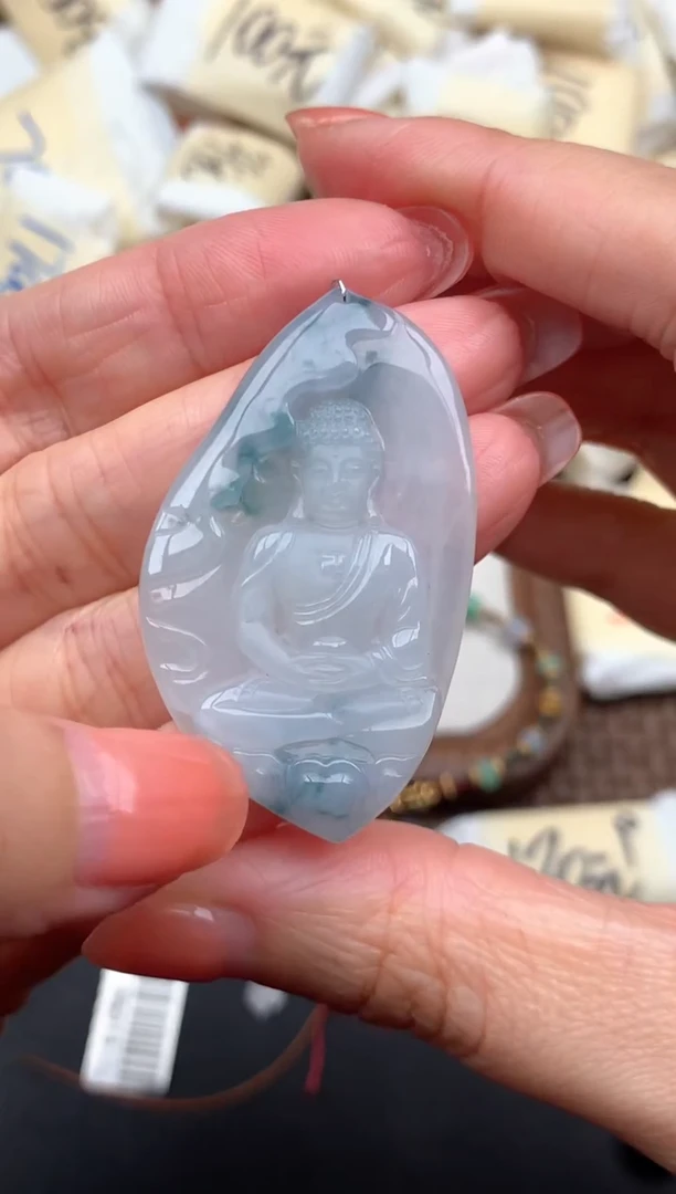 未镶嵌挂件翡翠大日如来