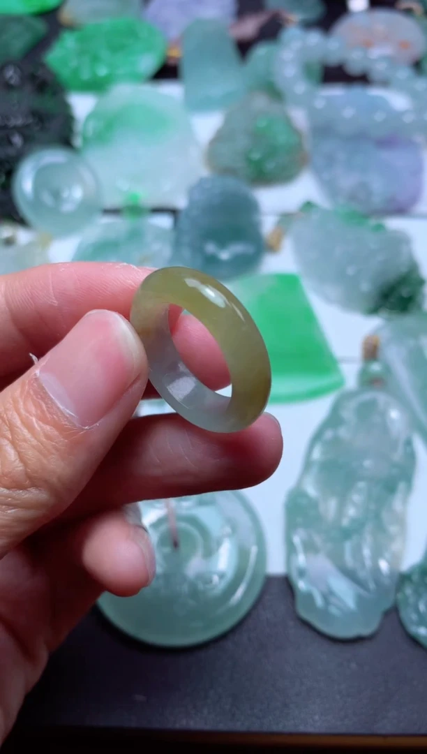 【闪购商品】翡翠颈饰未镶嵌天然翡翠