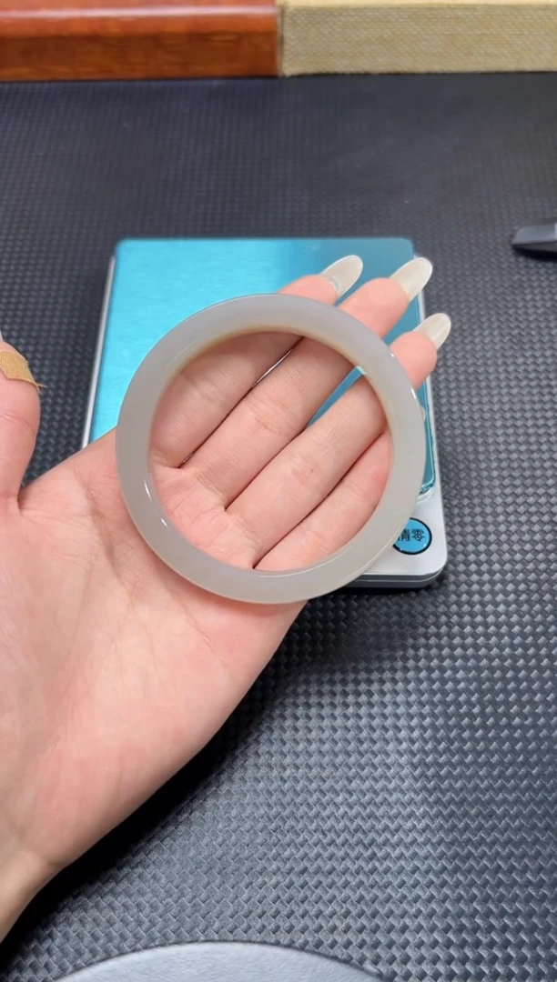 未镶嵌手镯和田玉99