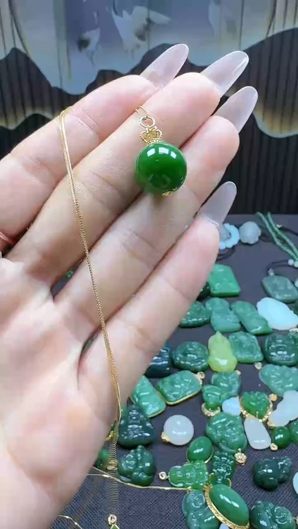 和田玉18K金镶嵌挂件1