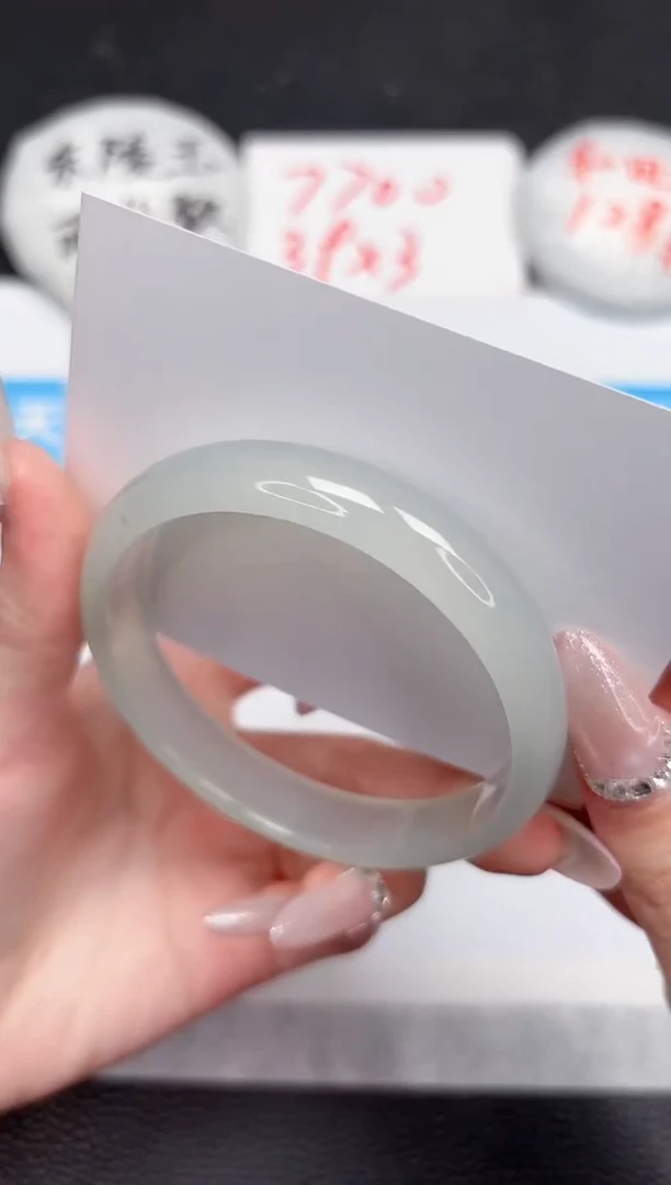 【闪购商品】石英质玉手镯未镶嵌98-60.5