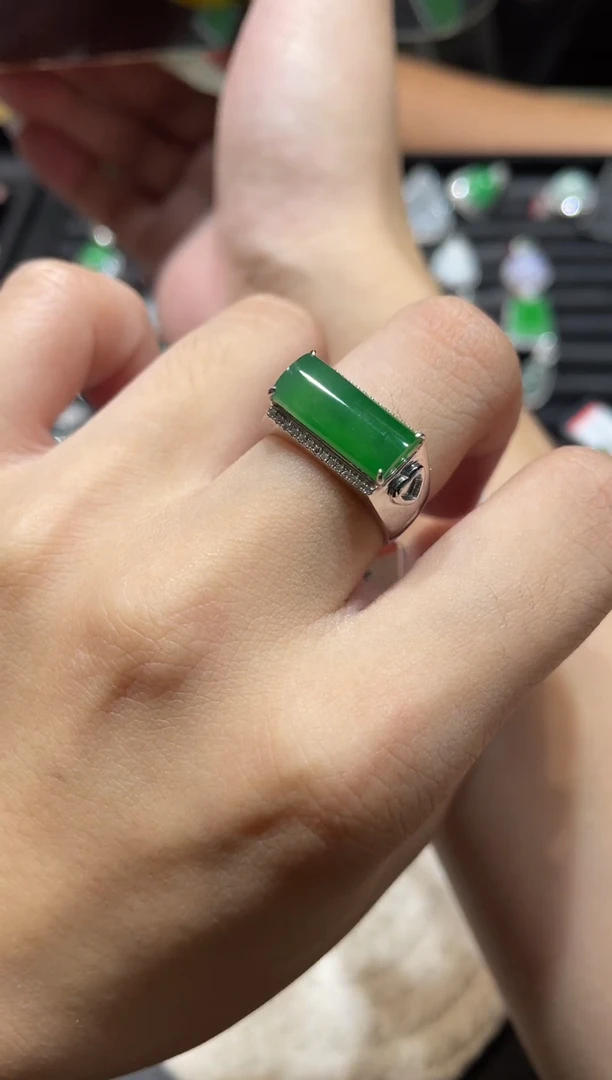 翡翠戒指未镶嵌天然A货翡翠
