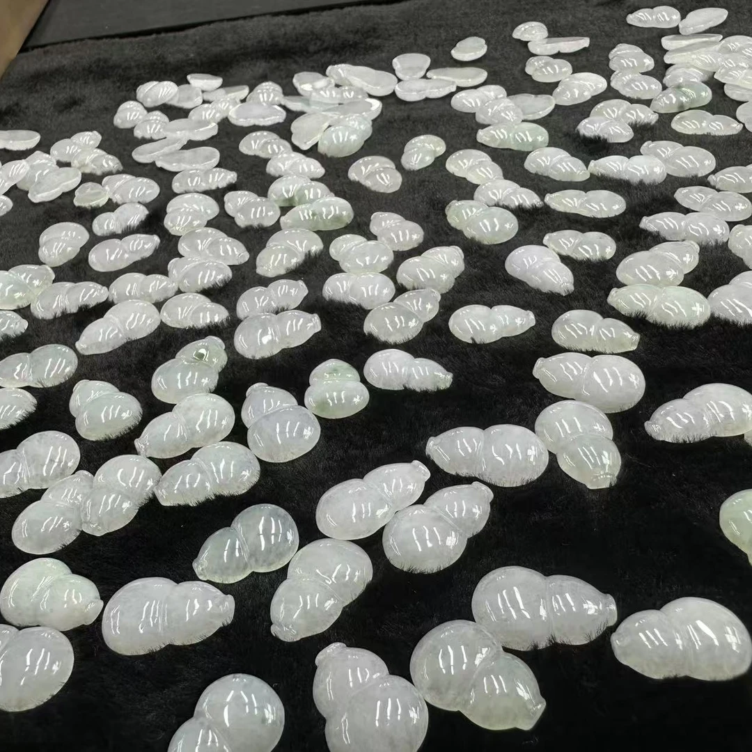 翡翠冰清小葫芦 有棉有纹是正常现象 介意勿拍【多样性发其一】