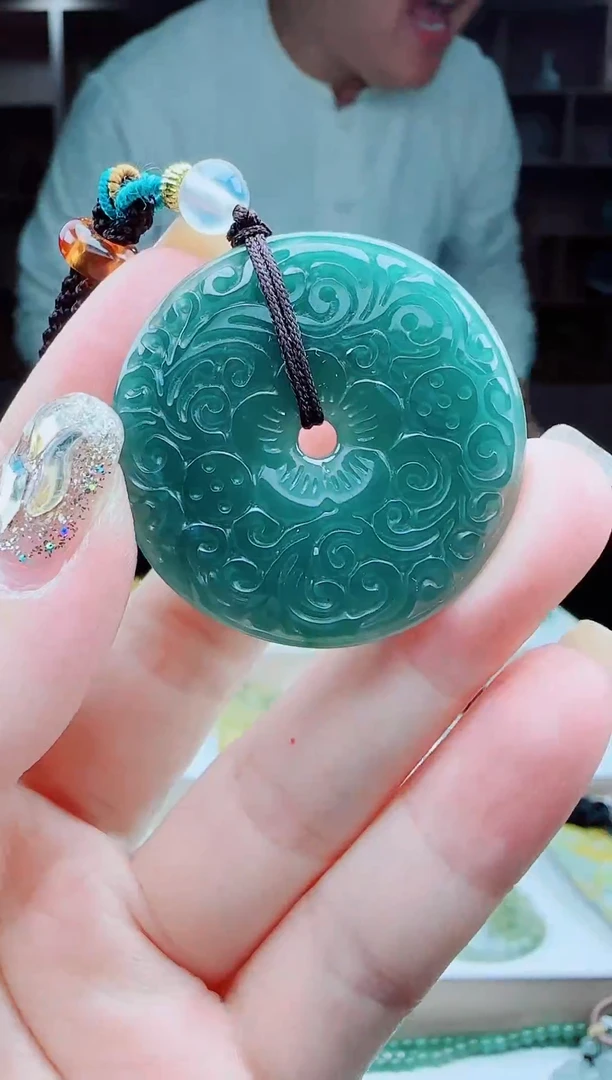 颈饰未镶嵌翡翠多样性发其一  平安扣