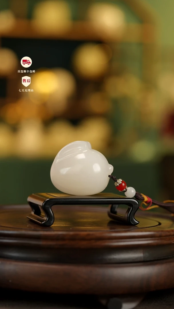 云南石荔枝白雕刻：前途无量手把件摆件