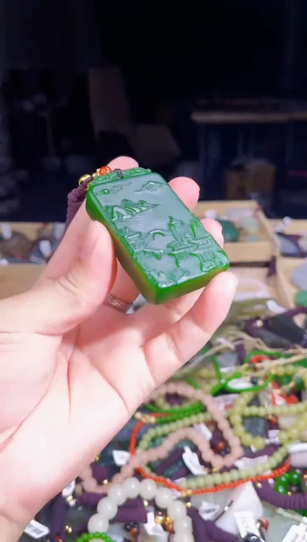 颈饰未镶嵌和田玉1