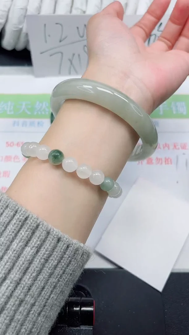 【闪购商品】石英质玉手镯未镶嵌126#64.1