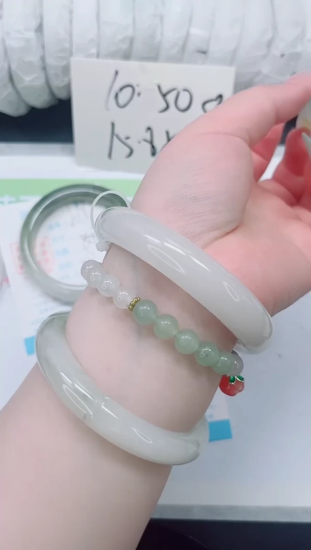 石英质玉手镯未镶嵌b182-64-65