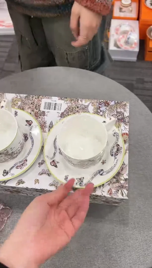 【闪购商品】杯H544--------------