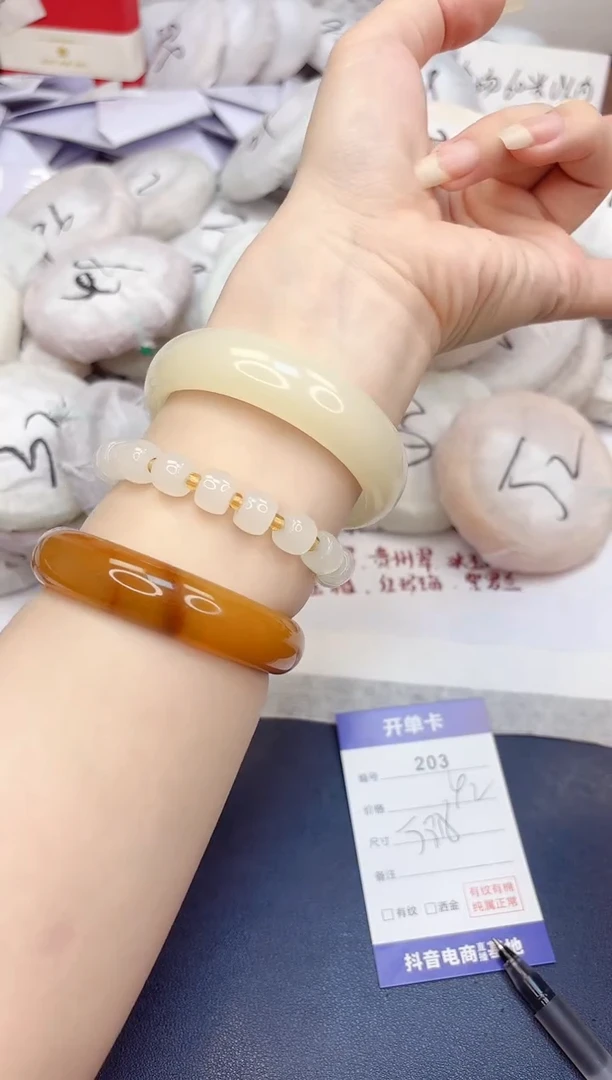 石英质玉手镯未镶嵌203-玉兰白-圈口59