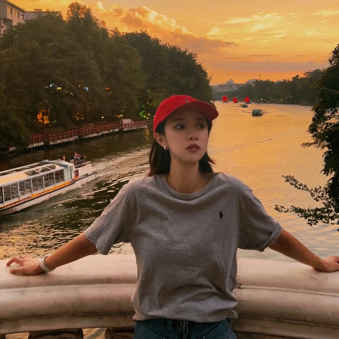 夏天必不可少的万能百搭短袖T，干净又清爽～