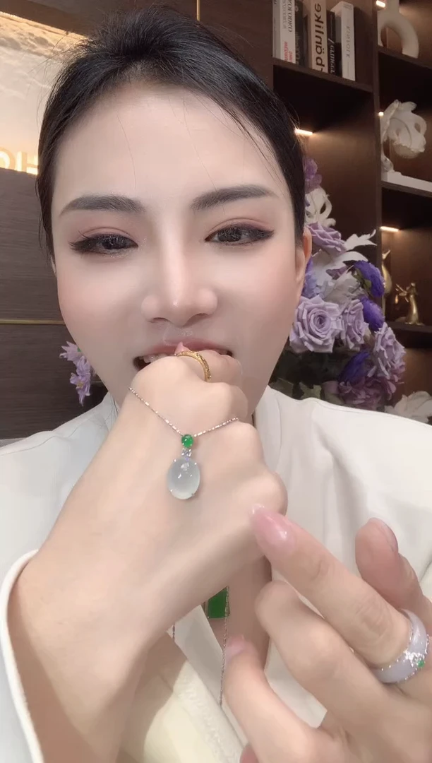 吊坠(不含链)18K金镶嵌翡翠A50