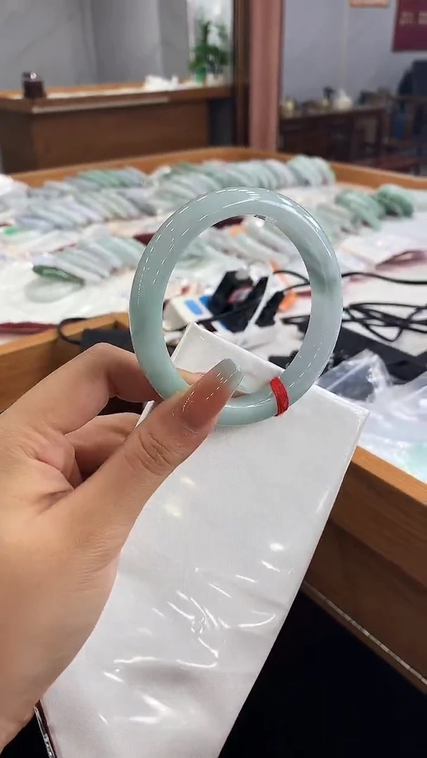 翡翠手镯未镶嵌6263 8