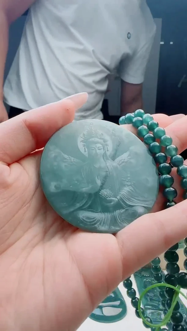 颈饰未镶嵌翡翠多样性发其中一