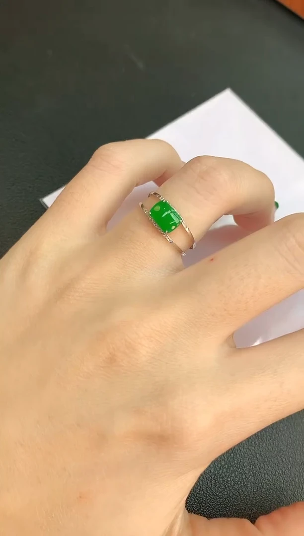 【闪购商品】翡翠戒指18K金镶嵌赠礼盒证书 珍珍