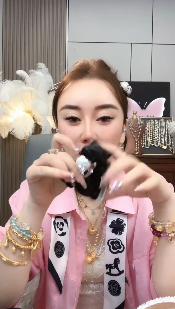 亚克力钛钢太后发圈子