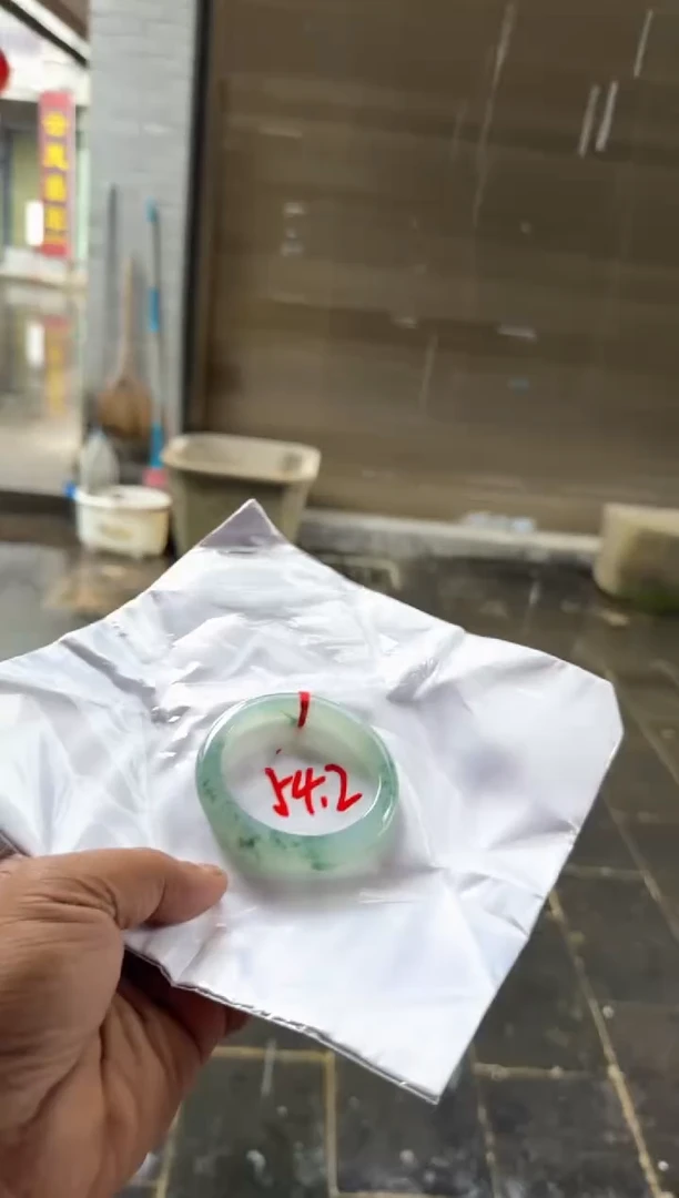 未镶嵌手镯翡翠手镯