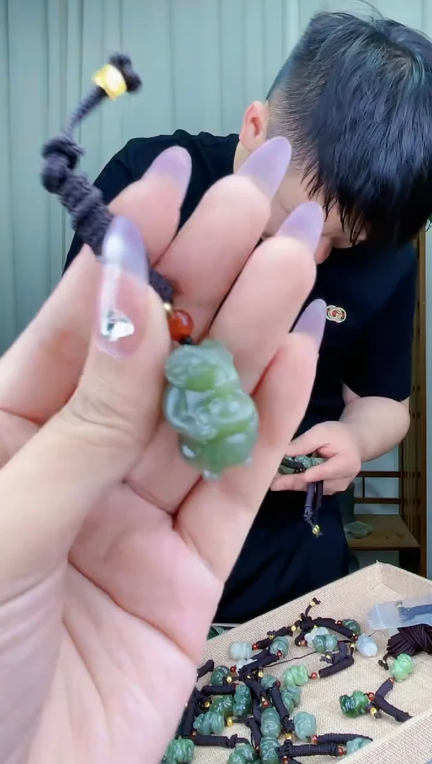 和田玉未镶嵌挂件拍一发一，多样性发货！