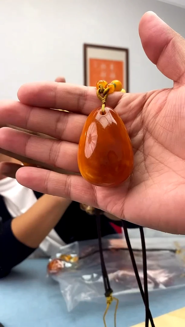 蜜蜡未镶嵌珠宝奇石假一罚十，发一件024