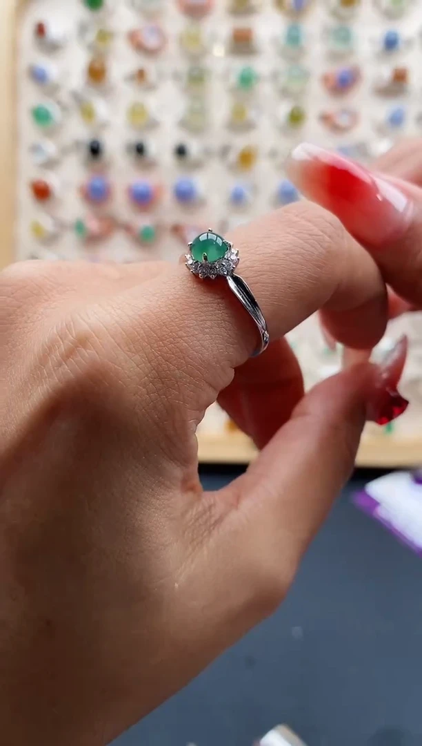 【闪购商品】翡翠戒指银S925镶嵌缅甸天然A货翡翠555 2+3