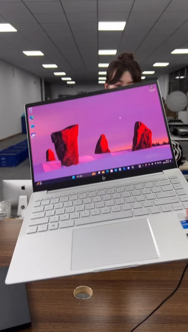 惠普，i5-13代标压，2.8k屏，16+1t，三星屏，90hz，