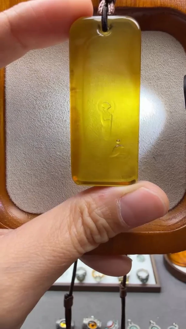 琥珀颈饰未镶嵌无相佛吊坠