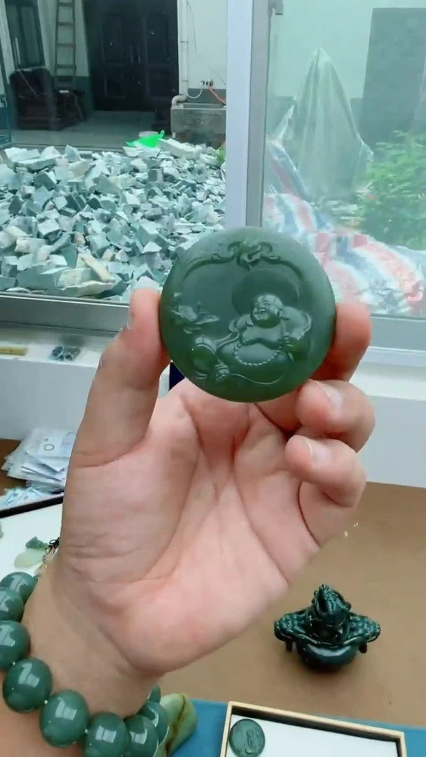 和田玉未镶嵌颈饰1