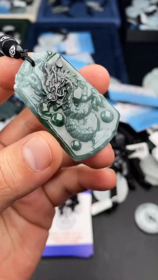 【闪购商品】翡翠颈饰未镶嵌  天然翡翠，一物一图