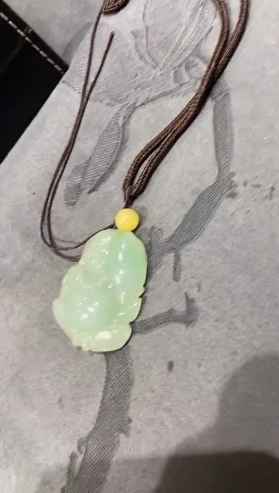 颈饰未镶嵌翡翠翠****园吊坠