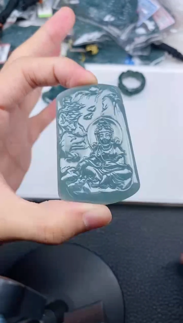 颈饰未镶嵌翡翠