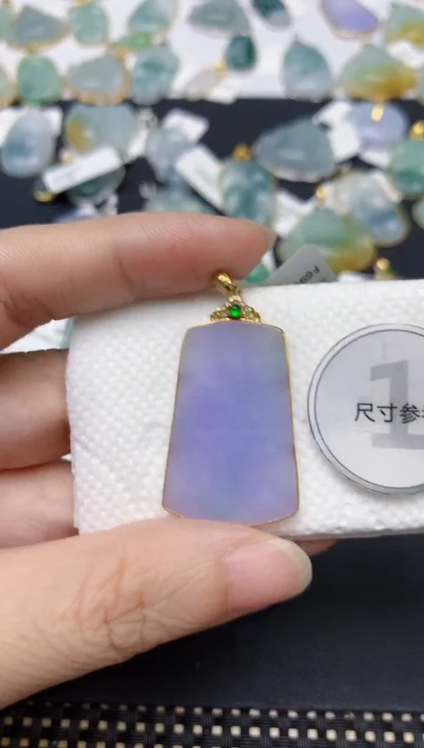 翡翠18K金镶嵌颈饰天然缅甸A货翡翠