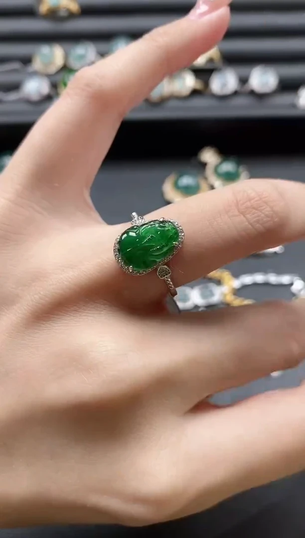 【闪购商品】翡翠戒指银S925镶嵌51511