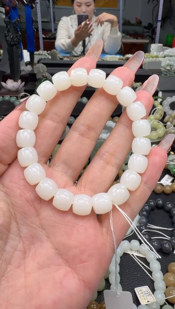 未镶嵌手链和田玉新疆且末金山白玉卡10