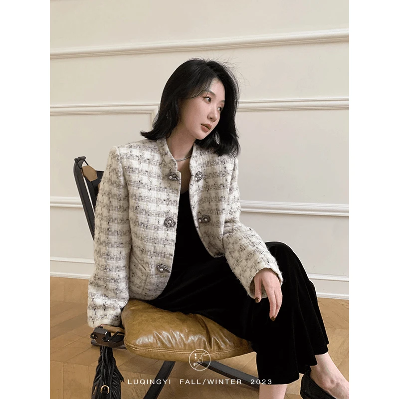 珠扣绵羊毛小香外套秋季新款时尚气质短款小个子百搭上衣女BN0095