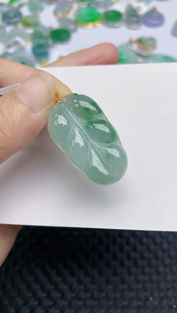 翡翠18K金镶嵌颈饰天然翡翠A货