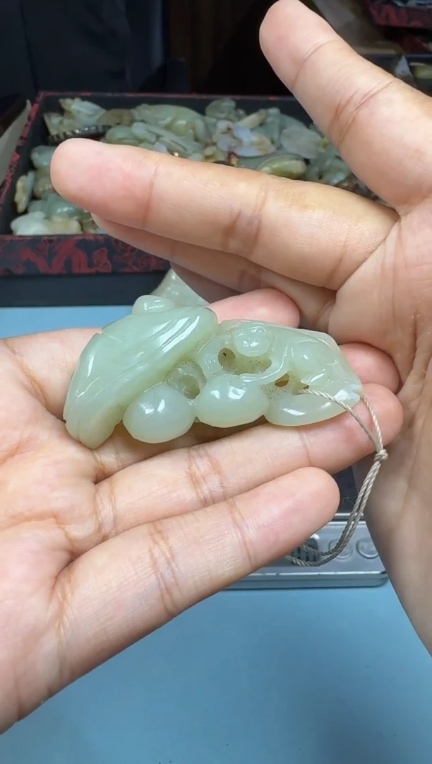 和田玉未镶嵌颈饰1