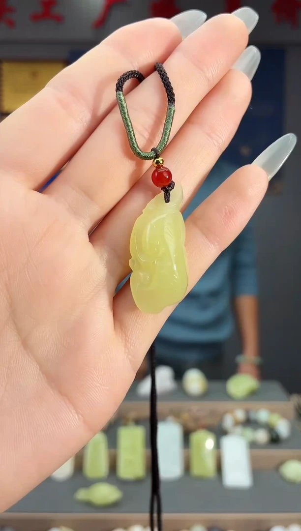 颈饰未镶嵌和田玉1