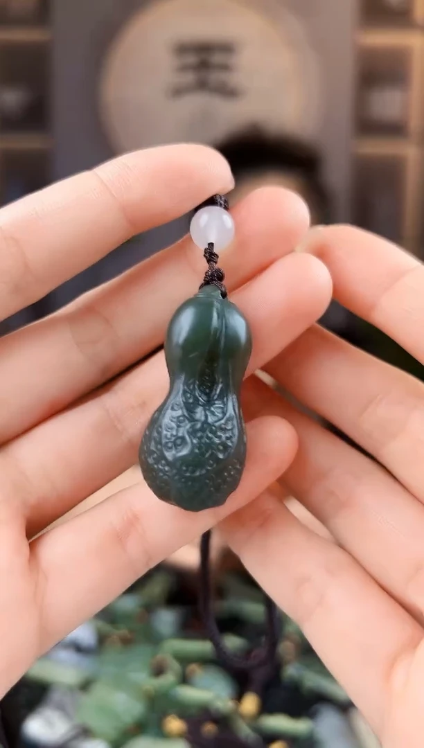 未镶嵌和田玉挂件拍一发一，