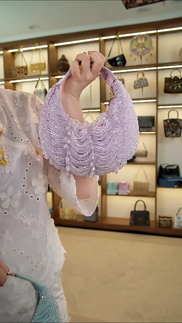 织物百格汇手工串珠包