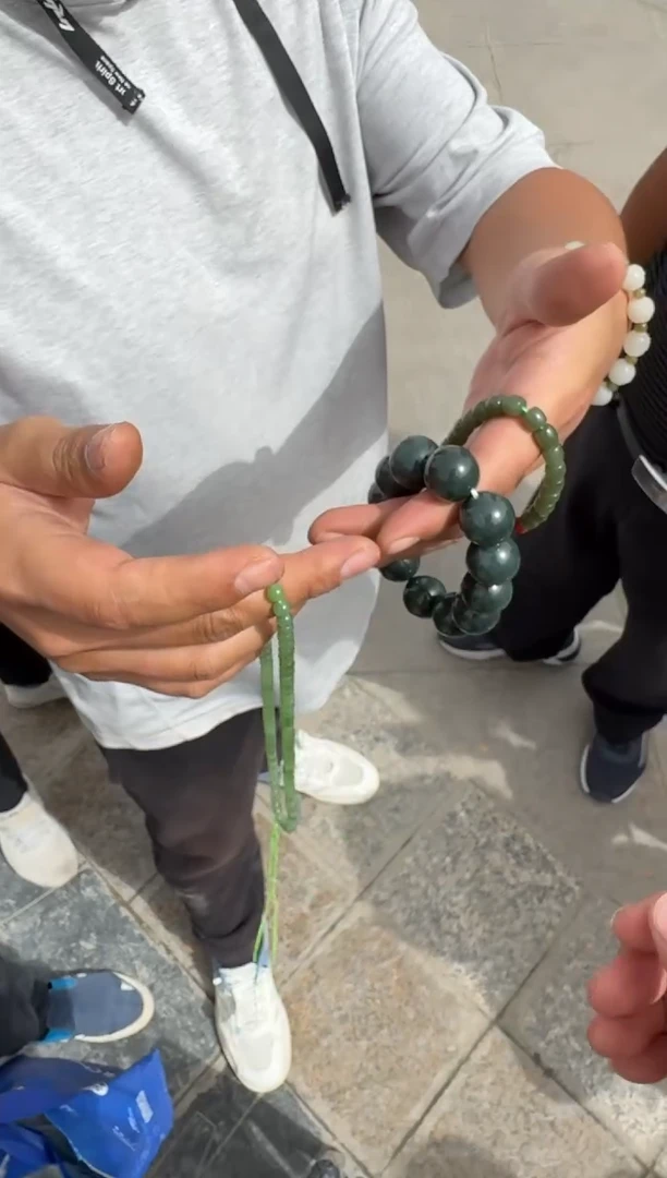 未镶嵌和田玉（糖玉）挂件和田玉