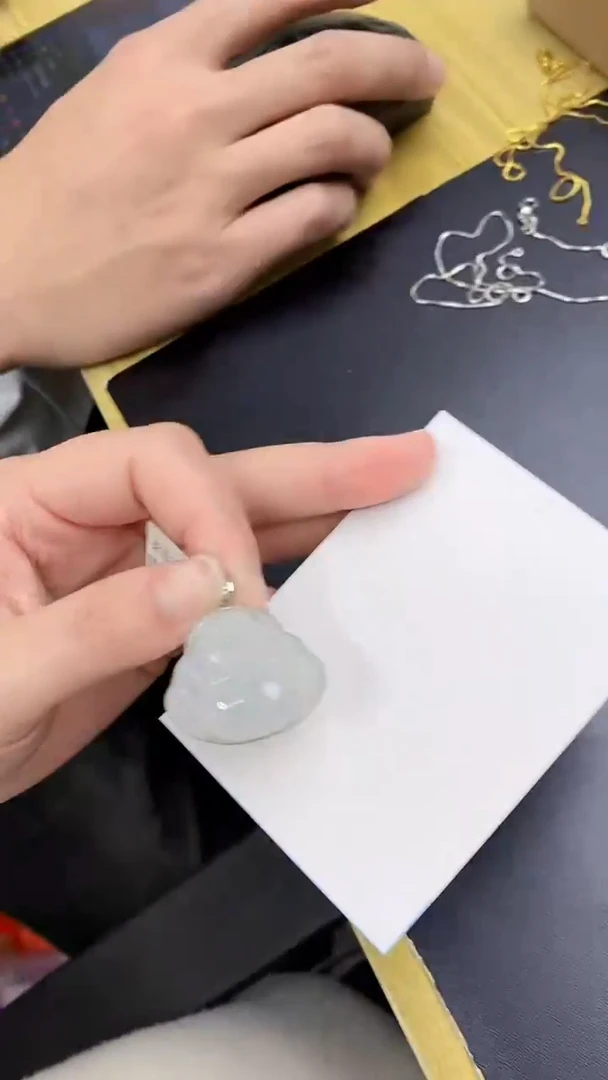 颈饰18K金镶嵌翡翠**天然缅甸A货百元以上9元证书费自理