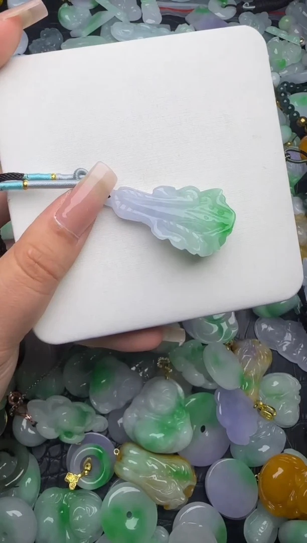 翡翠未镶嵌颈饰天然缅甸翡翠吊坠