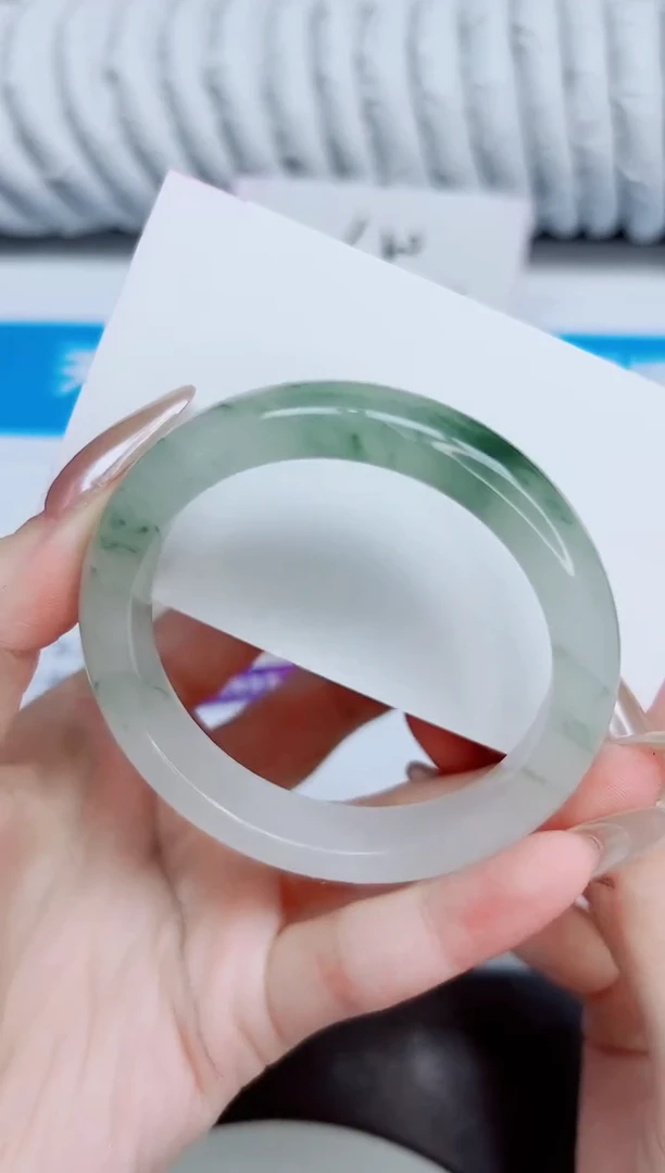 未镶嵌手镯石英质玉73/52.2