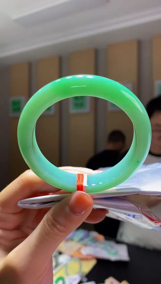 未镶嵌手镯翡翠-Q51 圈口55.6