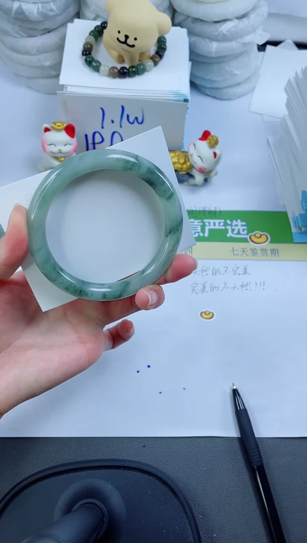 【闪购商品】石英质玉手镯未镶嵌25-62.7