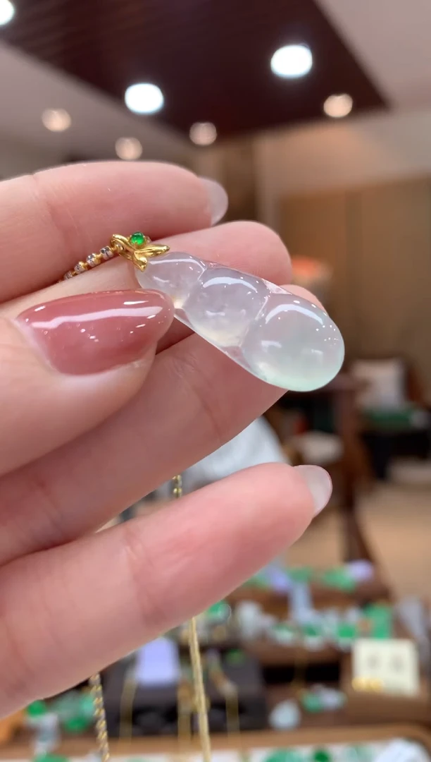 翡翠18K金镶嵌吊坠(不含链)豆子