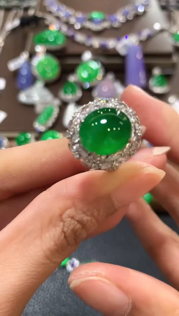 18K金镶嵌戒指翡翠m47