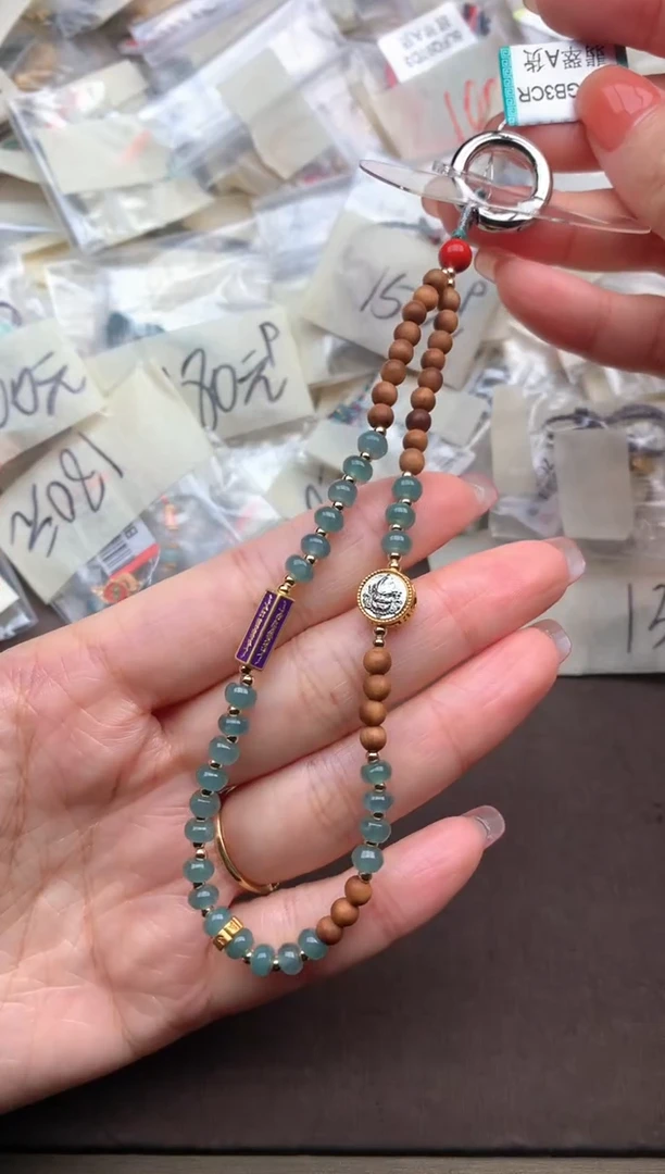 翡翠挂件未镶嵌多样性发货(发一个）