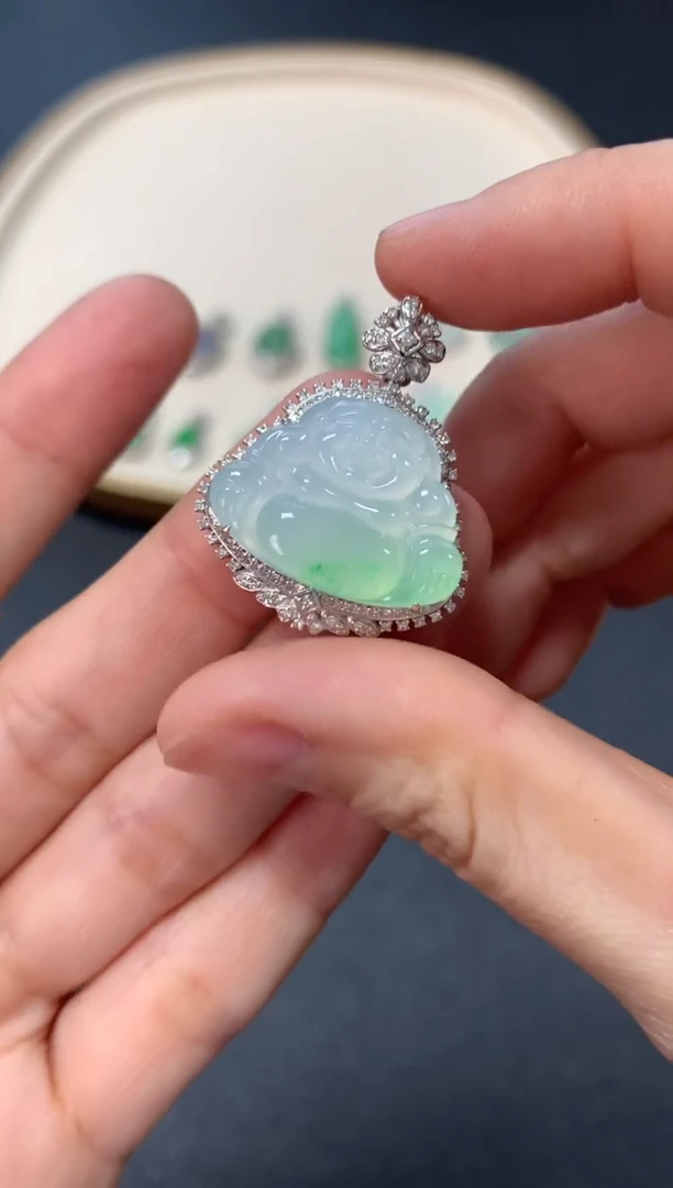 【闪购商品】翡翠吊坠(不含链)18K金镶嵌8800